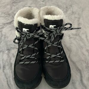 Sorel snow boots size 7 1/2